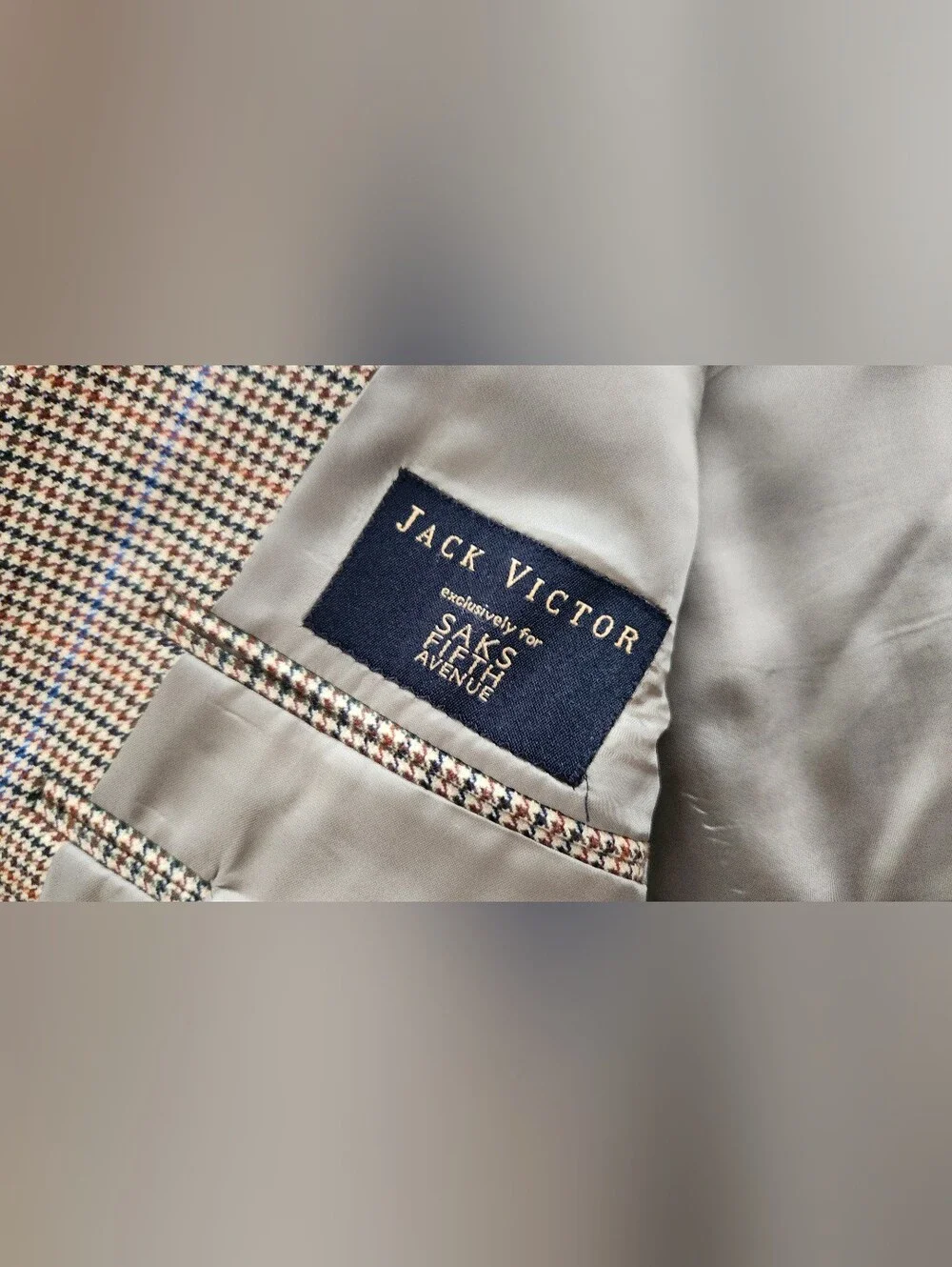 Jack Victor for Saks Fifth Avenue - 100% Cashmere Sportcoat, Size 40S